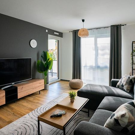 Reitz - Apartment I Zentrale Lage I Stellplatz I 55Qm I 2 Zimmer I Kueche I Bad I Terrasse Bad Hersfeld Bagian luar foto