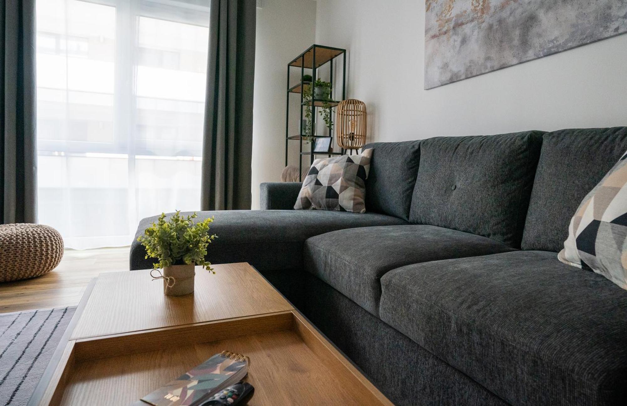 Reitz - Apartment I Zentrale Lage I Stellplatz I 55Qm I 2 Zimmer I Kueche I Bad I Terrasse Bad Hersfeld Bagian luar foto