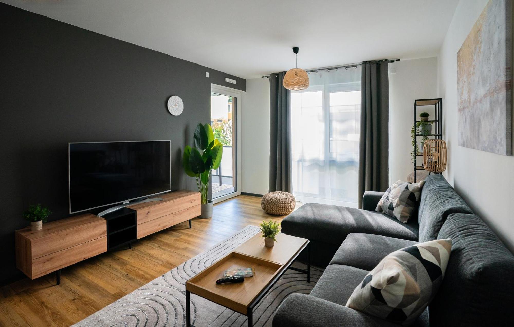 Reitz - Apartment I Zentrale Lage I Stellplatz I 55Qm I 2 Zimmer I Kueche I Bad I Terrasse Bad Hersfeld Bagian luar foto