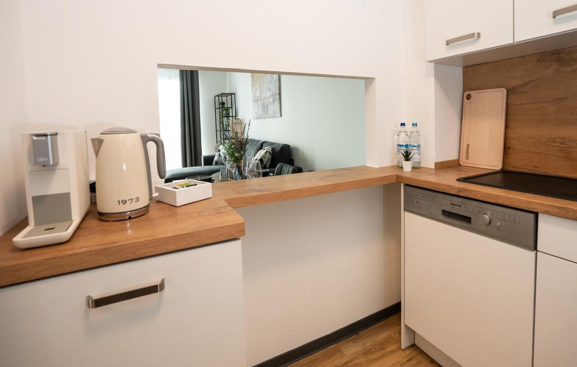Reitz - Apartment I Zentrale Lage I Stellplatz I 55Qm I 2 Zimmer I Kueche I Bad I Terrasse Bad Hersfeld Bagian luar foto