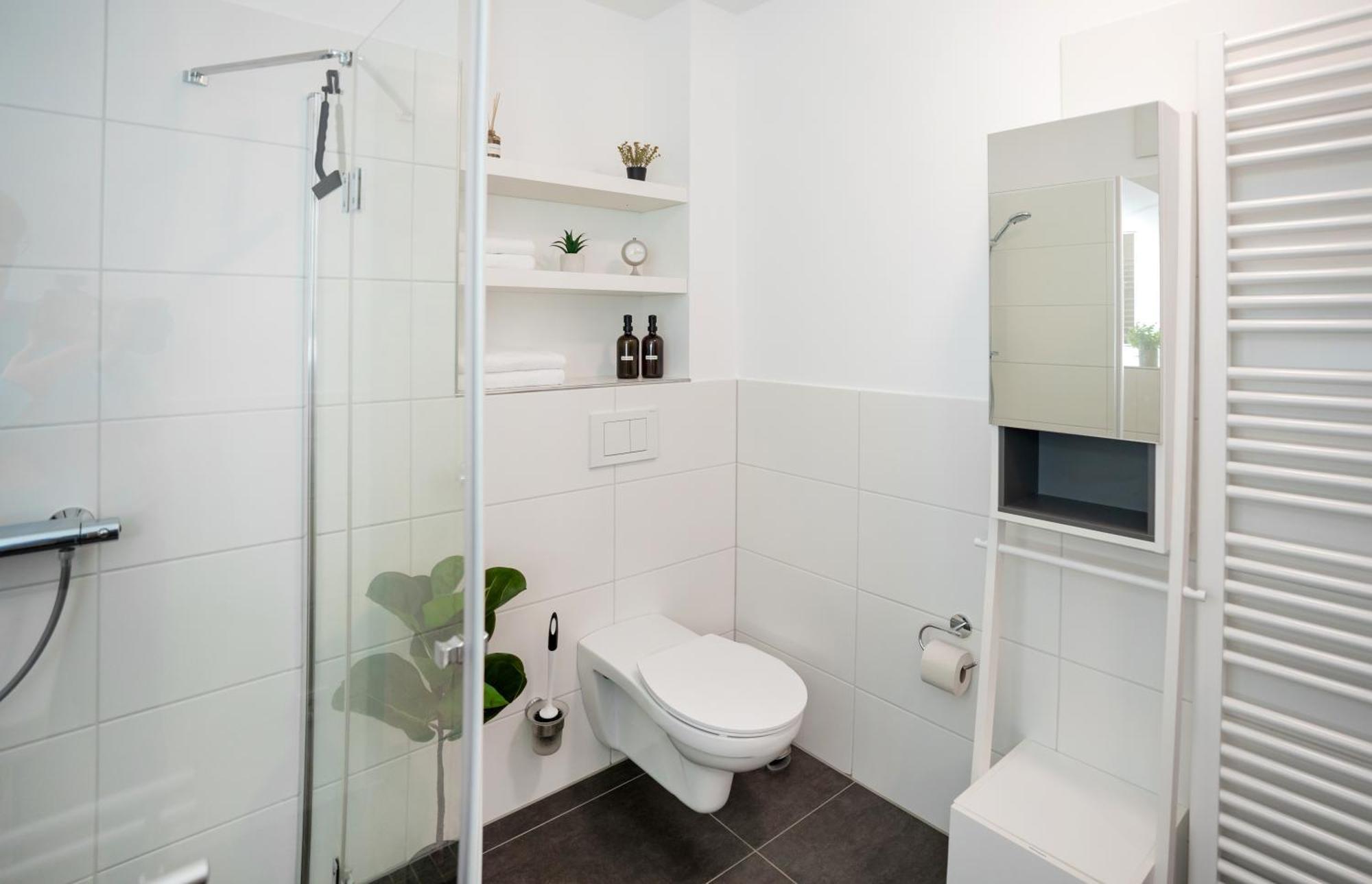 Reitz - Apartment I Zentrale Lage I Stellplatz I 55Qm I 2 Zimmer I Kueche I Bad I Terrasse Bad Hersfeld Bagian luar foto